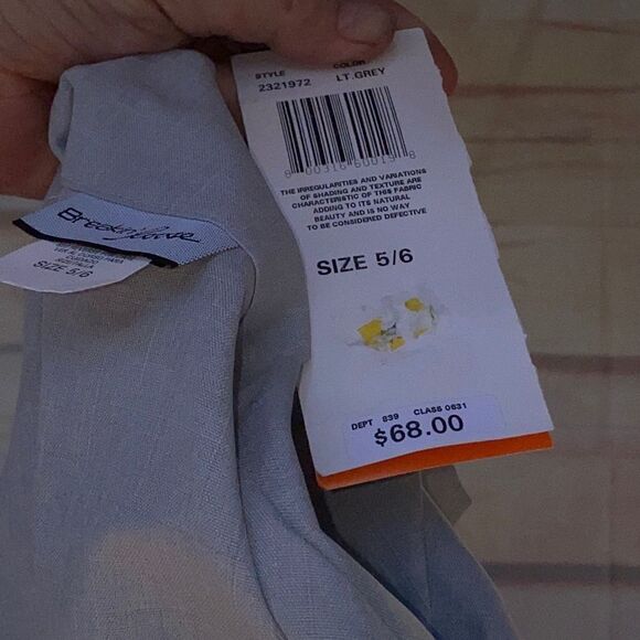 Ladies sz 5/6 button top NWT by Breaking Loose - Picture 6 of 7